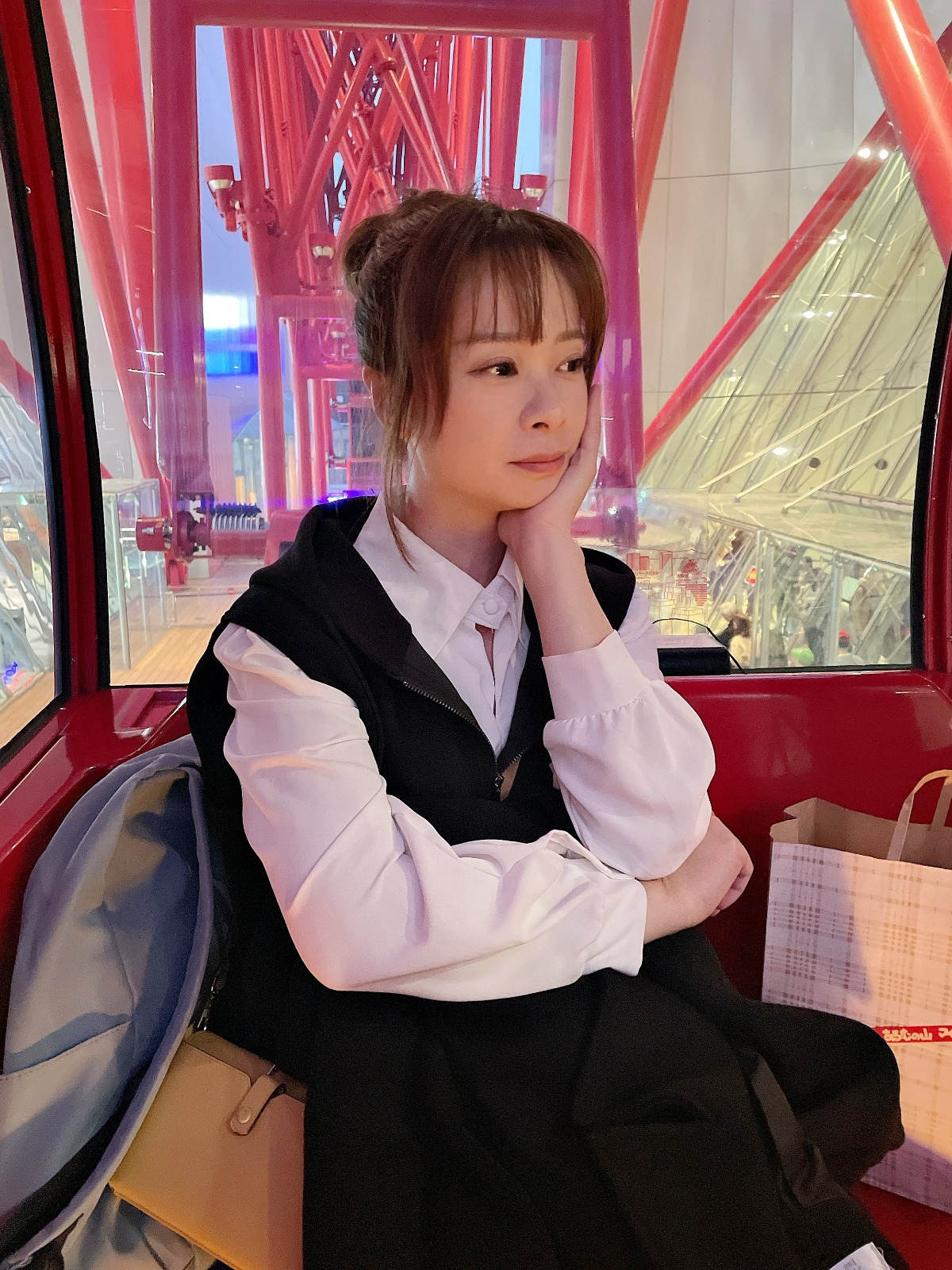 鄭 舒舒